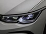 Volkswagen Golf 1.5 eTSI R-Line | Head-Up Display | Panoramadak | IQ-Light | Camera | Navigatie | Lichtmetalen Velgen | Virtual Cockpit |