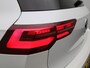 Volkswagen Golf 1.5 eTSI R-Line | Head-Up Display | Panoramadak | IQ-Light | Camera | Navigatie | Lichtmetalen Velgen | Virtual Cockpit |