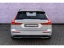 Volvo V60 2.0 T6 Plug-in hybrid AWD Plus Dark | Harman Kardon Audio | Trekhaak | Stoel- / Stuurverwarming Voor + Achter | 360 Camera | Adaptive Cruise | Long Range | Google | Carplay | Dodehoekdetectie