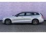 Volvo V60 2.0 T6 Plug-in hybrid AWD Plus Dark | Harman Kardon Audio | Trekhaak | Stoel- / Stuurverwarming Voor + Achter | 360 Camera | Adaptive Cruise | Long Range | Google | Carplay | Dodehoekdetectie