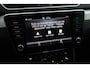 Skoda Superb Combi 1.4 TSI iV Ambition 218PK / 160kW Achteruitrijcamera, Apple Carplay & Android Auto, verwarmbare voorstoelen + stuurwiel, dynamische onderstelregeling (DCC), elektrisch bedienbare achterklep, wegklapbare trekhaak, full map navigatie, parkeersensoren voor + achter, volledig digitaal instrumentenpaneel, cruise control, 2-zone Climatronic, 17'' LMV 'Drakon'
