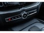 Volvo XC60 2.0 T6 Plug-in hybrid AWD Ultra Dark | Harman Kardon Audio | Trekhaak | Schuif- / Kanteldak | Stoel- / Stuurverwarming Voor + Achter | 360 Camera | Adaptive Cruise | Long Range | Google | Carplay | Dodehoekdetectie