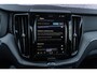 Volvo XC60 2.0 T6 Plug-in hybrid AWD Ultra Dark | Harman Kardon Audio | Trekhaak | Schuif- / Kanteldak | Stoel- / Stuurverwarming Voor + Achter | 360 Camera | Adaptive Cruise | Long Range | Google | Carplay | Dodehoekdetectie