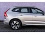 Volvo XC60 2.0 T6 Plug-in hybrid AWD Ultra Dark | Harman Kardon Audio | Trekhaak | Schuif- / Kanteldak | Stoel- / Stuurverwarming Voor + Achter | 360 Camera | Adaptive Cruise | Long Range | Google | Carplay | Dodehoekdetectie