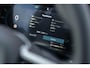 Volvo XC60 2.0 T6 Plug-in hybrid AWD Ultra Dark | Harman Kardon Audio | Trekhaak | Schuif- / Kanteldak | Stoel- / Stuurverwarming Voor + Achter | 360 Camera | Adaptive Cruise | Long Range | Google | Carplay | Dodehoekdetectie