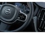 Volvo XC60 2.0 T6 Plug-in hybrid AWD Ultra Dark | Harman Kardon Audio | Trekhaak | Schuif- / Kanteldak | Stoel- / Stuurverwarming Voor + Achter | 360 Camera | Adaptive Cruise | Long Range | Google | Carplay | Dodehoekdetectie