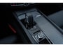 Volvo XC60 2.0 T6 Plug-in hybrid AWD Ultra Dark | Harman Kardon Audio | Trekhaak | Schuif- / Kanteldak | Stoel- / Stuurverwarming Voor + Achter | 360 Camera | Adaptive Cruise | Long Range | Google | Carplay | Dodehoekdetectie