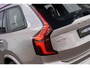 Volvo XC90 2.0 T8 Plug-in hybrid AWD Ultra Dark | Luchtvering | Massagestoelen | Stoelventilatie | Trekhaak | Bowers & Wilkins audio | Schuif-/Kanteldak |Stoelverwarming | 360 Camera | Head-up Display | Lederen Bekleding | 7-Zits | Google | Longe Range |