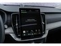 Volvo XC90 2.0 T8 Plug-in hybrid AWD Ultra Dark | Luchtvering | Massagestoelen | Stoelventilatie | Trekhaak | Bowers & Wilkins audio | Schuif-/Kanteldak |Stoelverwarming | 360 Camera | Head-up Display | Lederen Bekleding | 7-Zits | Google | Longe Range |