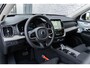 Volvo XC90 2.0 T8 Plug-in hybrid AWD Ultra Dark | Luchtvering | Massagestoelen | Stoelventilatie | Trekhaak | Bowers & Wilkins audio | Schuif-/Kanteldak |Stoelverwarming | 360 Camera | Head-up Display | Lederen Bekleding | 7-Zits | Google | Longe Range |