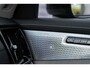 Volvo XC90 2.0 T8 Plug-in hybrid AWD Ultra Dark | Luchtvering | Massagestoelen | Stoelventilatie | Trekhaak | Bowers & Wilkins audio | Schuif-/Kanteldak |Stoelverwarming | 360 Camera | Head-up Display | Lederen Bekleding | 7-Zits | Google | Longe Range |