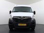 Opel Movano 2.3CDTI L2H2 Airco Navi Trekhaak 3-Persoons Cruise Control Pdc Bluetooth Kasten-inrichting Regen-Lichtsensor Schuifdeur Betonplex Vloer Wandbetimmering Euro 6 1e Eigenaar 2.500kg Trekgewicht
