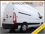 Opel Movano 2.3CDTI L2H2 Airco Navi Trekhaak 3-Persoons Cruise Control Pdc Bluetooth Kasten-inrichting Regen-Lichtsensor Schuifdeur Betonplex Vloer Wandbetimmering Euro 6 1e Eigenaar 2.500kg Trekgewicht