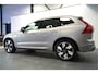 Volvo XC60 2.0 T6 AWD LONG RANGE 293kW/399pk Aut8 Plug-in hybrid Plus Dark PANORAMADAK + HARMAN/KARDON + ADAPT.CRUISE + PILOT ASSIST + CAMERA + STOELVERWARMING V&A + STUURVERWARMING + GOOGLE DASH&SERVICES + LANE ASSIST + PARKSENSOREN + 20" LM-VELGEN!!