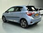 Toyota Yaris 1.5 Hybrid Premium Zeer Luxe, o.a. Panoramadak, Stoelverwarming, Inklapbare spiegels, Smart/Key, Navigatie etc. slechts 60000km! NL Auto