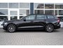 Volvo V60 2.0 T6 Plug-in hybrid AWD Plus Dark | 2000 kg trekgewicht | Elektrische stoelen met geheugen | Harman/Kardon Audio | Stoel & Stuurverwarming | Dodehoeksensoren | adaptieve cruise controle |