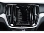 Volvo V60 2.0 T6 Plug-in hybrid AWD Plus Dark | 2000 kg trekgewicht | Elektrische stoelen met geheugen | Harman/Kardon Audio | Stoel & Stuurverwarming | Dodehoeksensoren | adaptieve cruise controle |