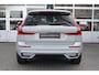 Volvo XC60 T6 Plug-in hybrid AWD Plus Dark | 2250 kg Trekgewicht | MY2026 nieuw model | Glazen Schuifdak | Head-up Display | Harman/Kardon Audio | 360 Camera | Getint Glas | Elektrische stoelen met geheugen |