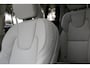 Volvo XC90 T8 Plug-in hybrid AWD Ultra Bright | Verwarmbare voorstoelen | Ventileerbare voorstoelen | Verwarmbaar stuurwiel | Massagefunctie voorstoelen | Verwarmbare achterbank | Premium audio by Harman Kardon | Panoramadak | Luchtvering | Rondom zichtcamera | 20 inch Lichtmetalen velgen | Semi elektrische trekhaak | Alarmklasse 3