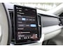 Volvo XC90 T8 Plug-in hybrid AWD Ultra Bright | Verwarmbare voorstoelen | Ventileerbare voorstoelen | Verwarmbaar stuurwiel | Massagefunctie voorstoelen | Verwarmbare achterbank | Premium audio by Harman Kardon | Panoramadak | Luchtvering | Rondom zichtcamera | 20 inch Lichtmetalen velgen | Semi elektrische trekhaak | Alarmklasse 3