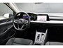 Volkswagen Golf 1.0 eTSI DSG Style | Pan. Dak | ACC | Ambienteverl. | Winter Pakket | Rear View Cam. |