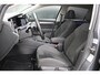 Volkswagen Golf 1.0 eTSI DSG Style | Pan. Dak | ACC | Ambienteverl. | Winter Pakket | Rear View Cam. |