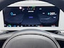 Hyundai Ioniq 5 Lounge AWD 73kWh 305pk / Fabrieksgarantie 06-2027 / Dealer onderhouden / Panoramadak / WLTP 451 km / Warmtepomp / CCS snelladen / 1.600 kg trekgewicht / Elektr. stoelen en klep / Stoelventilatie en verwarming / BOSE / HUD / Camera 360° /