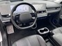 Hyundai Ioniq 5 Lounge AWD 73kWh 305pk / Fabrieksgarantie 06-2027 / Dealer onderhouden / Panoramadak / WLTP 451 km / Warmtepomp / CCS snelladen / 1.600 kg trekgewicht / Elektr. stoelen en klep / Stoelventilatie en verwarming / BOSE / HUD / Camera 360° /