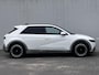 Hyundai Ioniq 5 Lounge AWD 73kWh 305pk / Fabrieksgarantie 06-2027 / Dealer onderhouden / Panoramadak / WLTP 451 km / Warmtepomp / CCS snelladen / 1.600 kg trekgewicht / Elektr. stoelen en klep / Stoelventilatie en verwarming / BOSE / HUD / Camera 360° /
