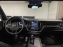 Volvo XC60 T6 AWD Recharge Plus Dark Long Range | Adaptieve Cruise Control | Stoel en Stuurwielverwarming | Parkeercamera | Pilot Assist | Bestuurdersstoel elektrisch geheugen | Contour Stoelen | Zitting verlenging voorstoelen | Schuifdak | Google Infotainment | 19 .