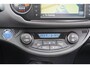 Toyota Yaris 1.5 Hybrid Dynamic / Camera / Navigatie / Privacy glas / Clima / 75dkm!