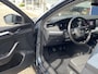 Skoda Octavia Combi 1.0 TSI Business Edition Plus / NL-Auto / Adaptieve Cruise-Control / Stoelverwarming / Trekhaak / Apple-Carplay & Android-Auto / Dodehoek-Detectie / Draadloze-Lader / Elektr.-Achterklep / Climate-Control / Keyless / LED / DAB Radio-Bluetooth / Navi / Armsteun V+A / PDC V+A / 18'' LMV /