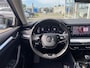 Skoda Octavia Combi 1.0 TSI Business Edition Plus / NL-Auto / Adaptieve Cruise-Control / Stoelverwarming / Trekhaak / Apple-Carplay & Android-Auto / Dodehoek-Detectie / Draadloze-Lader / Elektr.-Achterklep / Climate-Control / Keyless / LED / DAB Radio-Bluetooth / Navi / Armsteun V+A / PDC V+A / 18'' LMV /