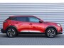 Peugeot e-2008 EV 136PK ALLURE PACK AUTOMAAT / NAVI / LEDER / CLIMA / LED / PDC / 17" LMV / KEYLESS / AFNEEMBARE TREKHAAK / BLUETOOTH / CRUISECONTROL / 1E EIGENAAR !!