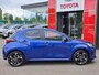 Toyota Yaris 1.5 Hybrid 130 Executive NIEUW DIRECT LEVERBAAR STOELVERWARMING BLIND SPOT PDC MET REMFUNCTIE SPORTSTOELEN 17"