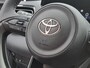 Toyota Yaris 1.5 Hybrid 130 Executive NIEUW DIRECT LEVERBAAR STOELVERWARMING BLIND SPOT PDC MET REMFUNCTIE SPORTSTOELEN 17"