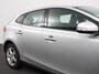 Volvo V40 1.5 T2 Automaat Momentum Marge auto | Airco | Navigatie | Parkeersensoren | Lichtmetalen velgen | Bluetooth