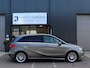 Mercedes-Benz B-klasse 180 | Sport | Airco | Bi-Xenon | Cruise Control | Navi | Spiegel Pakket | 17" LM Velgen | Afneemb. Trekhaak |