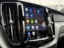 Volvo XC60 2.0 T6 Plug-in hybrid AWD Plus Dark | Adaptieve Cruise Control | Panoramadak | Stoel-/Stuur/Voorruitverwarming | 21" Velgen | Sportstoelen | Parkeercamera | Harman Kardon Audio |