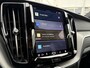 Volvo XC60 2.0 T6 Plug-in hybrid AWD Plus Dark | Adaptieve Cruise Control | Panoramadak | Stoel-/Stuur/Voorruitverwarming | 21" Velgen | Sportstoelen | Parkeercamera | Harman Kardon Audio |