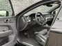 Volvo XC60 2.0 T6 Plug-in hybrid AWD Plus Dark | Adaptieve Cruise Control | Panoramadak | Stoel-/Stuur/Voorruitverwarming | 21" Velgen | Sportstoelen | Parkeercamera | Harman Kardon Audio |