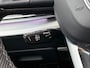 Audi Q8 55 TFSI e quattro Pro Line 340 PK l Adaptive cruise control l Matrix-led en ledachterlichten l Automatische airconditioning l Elektr. voorstoelen geh. best. l Comfortsleutel + achtersensor l Stoelverwarming voor en achter l Adaptive air suspension sport l Glazen panoramadak l Uitgebreide voorverwarming + ventilatie l Elektrisch sluithulp portieren l Apple Carplay / Android Auto l Achteruitrijcamera l Head-up display l Optiekpakket zwart l Rood gespoten remzadels l Lichtpakket plus ambient light