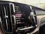 Volvo XC60 2.0 T6 Plug-in hybrid AWD Plus Bright | Adaptieve Cruise Control | Panoramadak | 360° Parkeercamera | Stoel-/Stuurverwarming | Dodehoek Detectie |