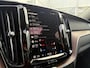 Volvo XC60 2.0 T6 Plug-in hybrid AWD Plus Bright | Adaptieve Cruise Control | Panoramadak | 360° Parkeercamera | Stoel-/Stuurverwarming | Dodehoek Detectie |