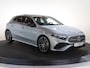 Mercedes-Benz A-klasse 180 Business Solution AMG | Panoramaschuifdak | Nightpakket | AMG Line Plus | Head-up display | 360° camera