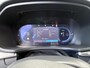 Volvo V60 2.0 T6 Plug-in hybrid AWD Plus Dark | Harman Kardon Audio | Trekhaak | Stoel- / Stuurverwarming Voor + Achter | 360 Camera | Adaptive Cruise | Long Range | Google | Carplay | Dodehoekdetectie