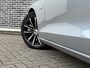 Volvo V60 2.0 T6 Plug-in hybrid AWD Plus Dark | Harman Kardon Audio | Trekhaak | Stoel- / Stuurverwarming Voor + Achter | 360 Camera | Adaptive Cruise | Long Range | Google | Carplay | Dodehoekdetectie