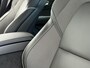 Volvo V60 2.0 T6 Plug-in hybrid AWD Plus Dark | Harman Kardon Audio | Trekhaak | Stoel- / Stuurverwarming Voor + Achter | 360 Camera | Adaptive Cruise | Long Range | Google | Carplay | Dodehoekdetectie