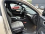 Volvo XC40 2.0 B4 Plus Dark | Trekhaak | Adaptive cruise control | Verwarmbare voorruit | Dode hoek detectie BLIS | Harman Kardon audio |