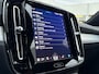Volvo XC40 2.0 B4 Plus Dark | Trekhaak | Adaptive cruise control | Verwarmbare voorruit | Dode hoek detectie BLIS | Harman Kardon audio |